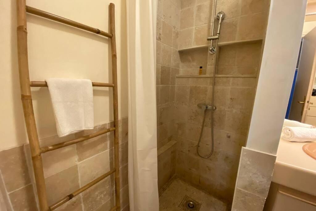 C037-Nice Studio With Garden And Parking - Near Beach Cannes Bagian luar foto