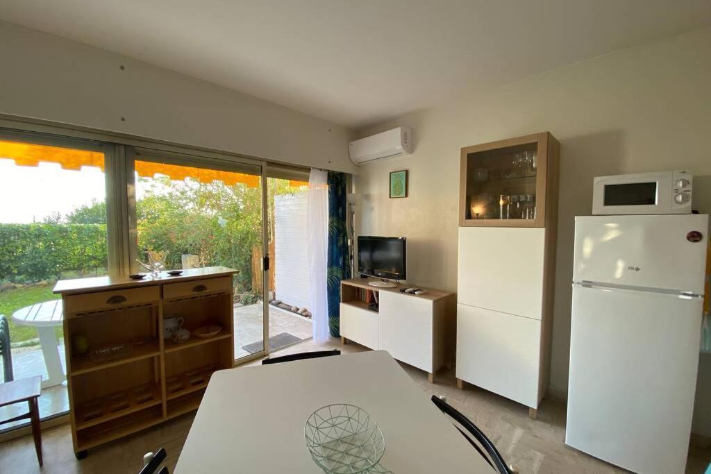 C037-Nice Studio With Garden And Parking - Near Beach Cannes Bagian luar foto